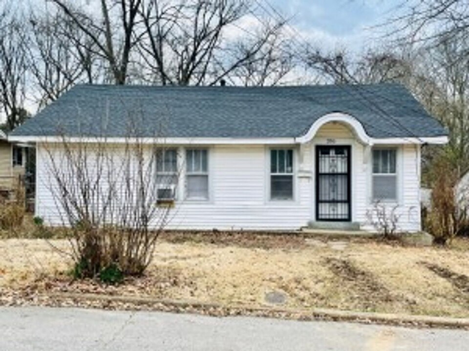 255 Highview St in Jackson, TN - Building Photo