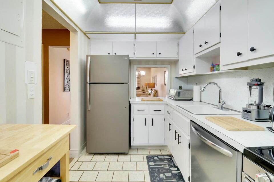 2350 NE 14th St, Unit 406 in Pompano Beach, FL - Building Photo