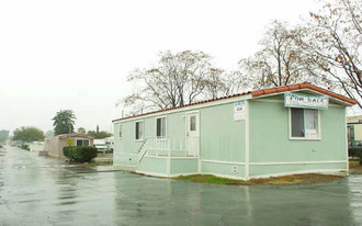 Grand Terrace Mobile Home Park Apartamentos