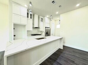 6715 St Augustine St in Houston, TX - Building Photo - Building Photo