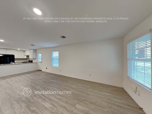 6558 Runaway Row in Converse, TX - Foto de edificio - Building Photo