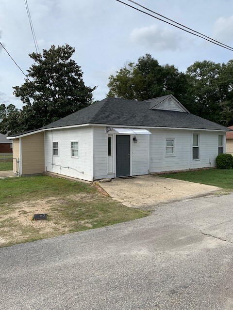 4072 Porter St in Hope Mills, NC - Foto de edificio