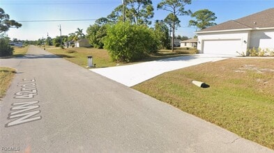 3711 NW 42nd Ln in Cape Coral, FL - Building Photo - Building Photo