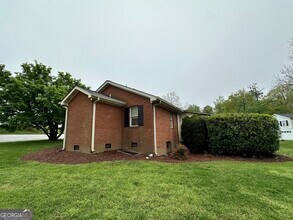 2486 Hilltop Dr in Buchanan, GA - Building Photo - Building Photo