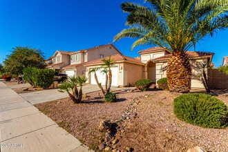 17462 W Acapulco Ln in Surprise, AZ - Foto de edificio - Building Photo