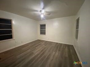 1512 E Barton Ave in Temple, TX - Building Photo - Building Photo