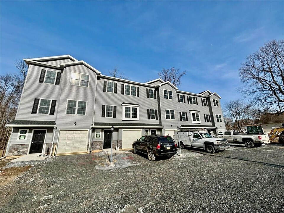 116 W 3rd St in Wind Gap, PA - Building Photo