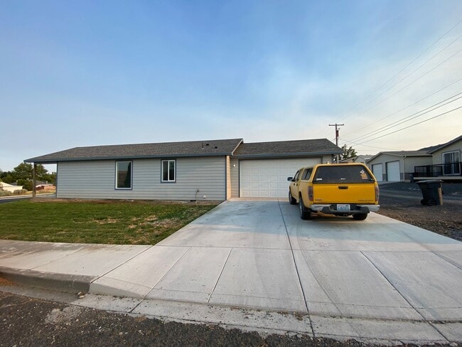property at 53 Ginkgo St N