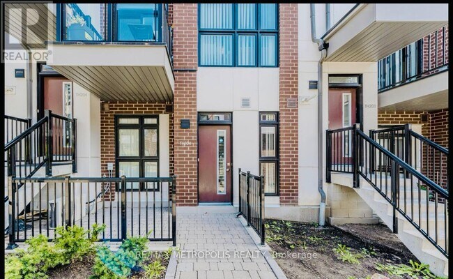 100 Canon Jackson Dr in Toronto, ON - Building Photo - Building Photo