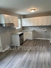 1622 Greyling Dr in Louisville, KY - Building Photo - Building Photo