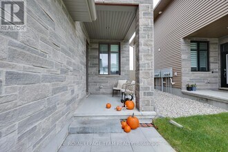 724 Ploughman Pl in Ottawa, ON - Building Photo - Building Photo