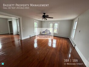 13 Meridian St in Plymouth, CT - Building Photo - Building Photo