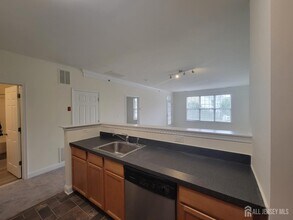 367 Samuel Cir in Sayreville, NJ - Foto de edificio - Building Photo