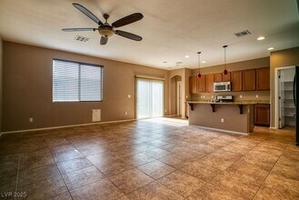 8013 San Mateo St in North Las Vegas, NV - Building Photo - Building Photo