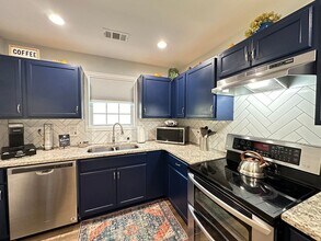 285 Whitaker Cir NW in Atlanta, GA - Foto de edificio - Building Photo