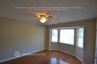 1595 Versailles Dr in Atlanta, GA - Building Photo - Building Photo