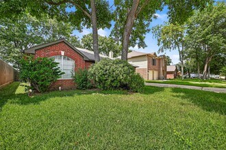 17162 Summer Hollow Dr in Sugar Land, TX - Building Photo - Building Photo