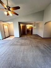 1129 Golf Ct in Dekalb, IL - Building Photo - Building Photo