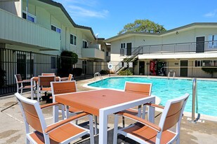 The Mark in Hayward, CA - Building Photo