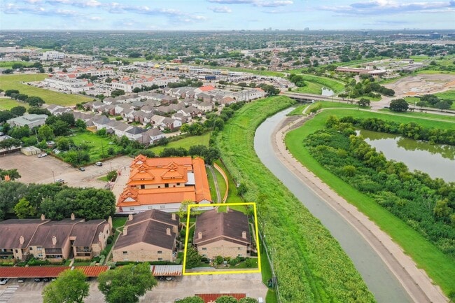 property at 10555 Turtlewood Ct