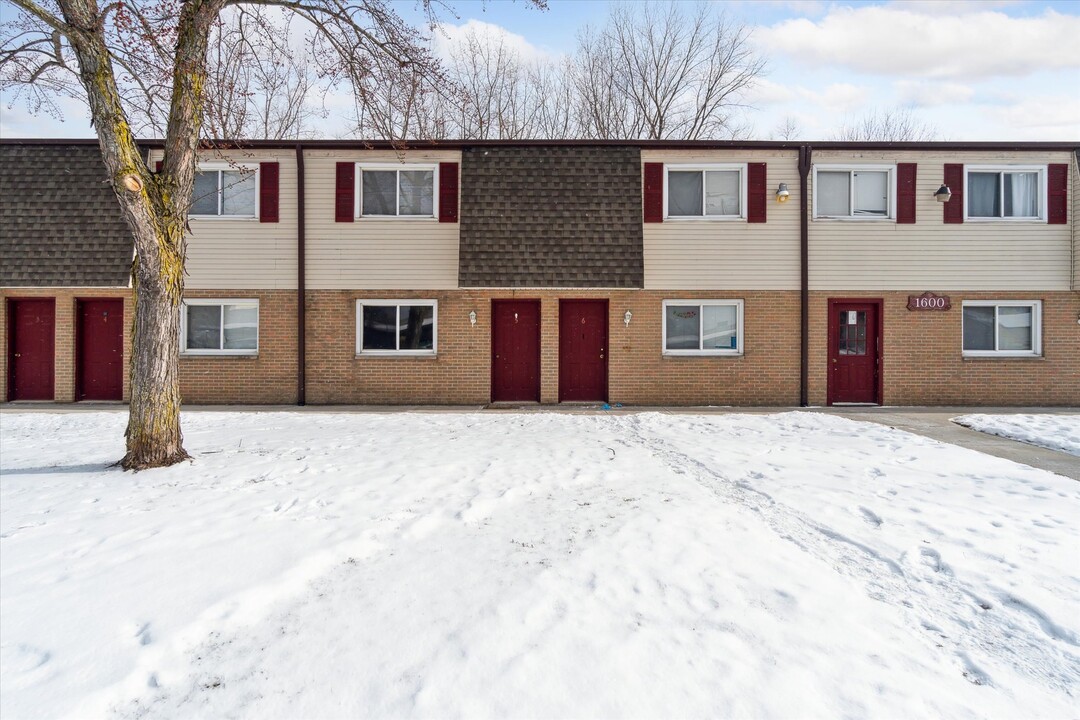 Heather Lane Townhomes in Alma, MI - Foto de edificio