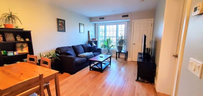 145 Bennington St, Unit 109