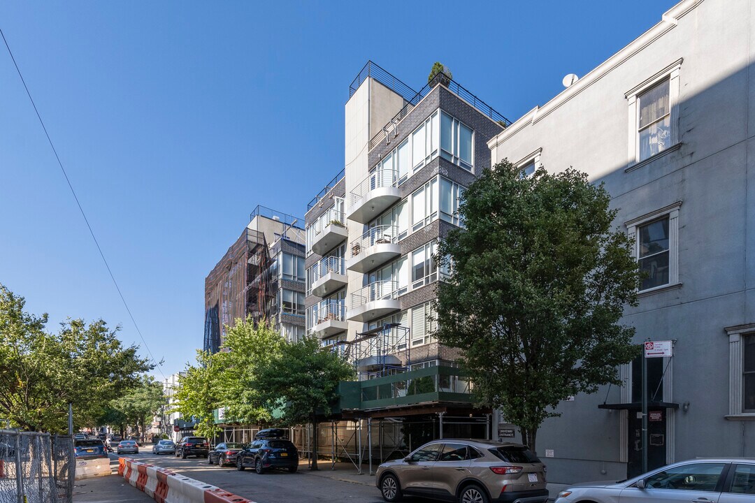 34 Eckford St in Brooklyn, NY - Foto de edificio