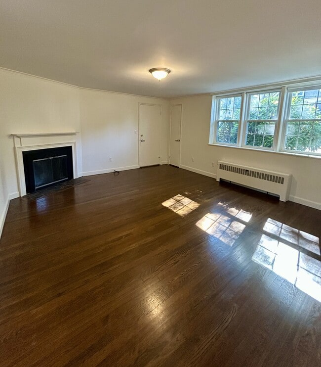 165 Thoreau St, Unit Thoreau Gardens in Concord, MA - Foto de edificio - Building Photo