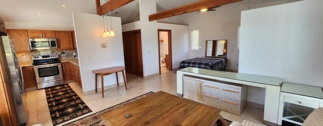 934 Kuialua Pl, Unit Lahaina Studio Apartment