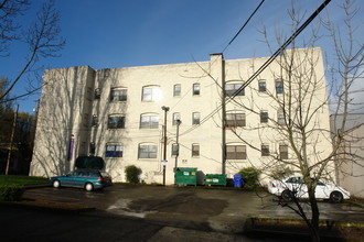 Marshall Arms Apartments in Portland, OR - Building Photo - Building Photo