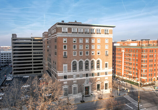 Indianapolis Athletic Club Condos in Indianapolis, IN - Foto de edificio - Building Photo