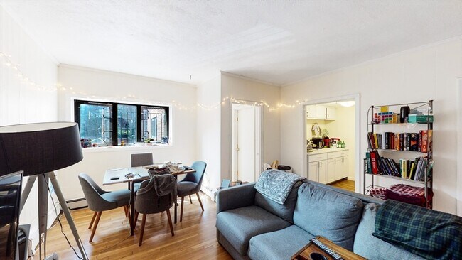 515 Beacon St, Unit 6 in Boston, MA - Foto de edificio - Building Photo