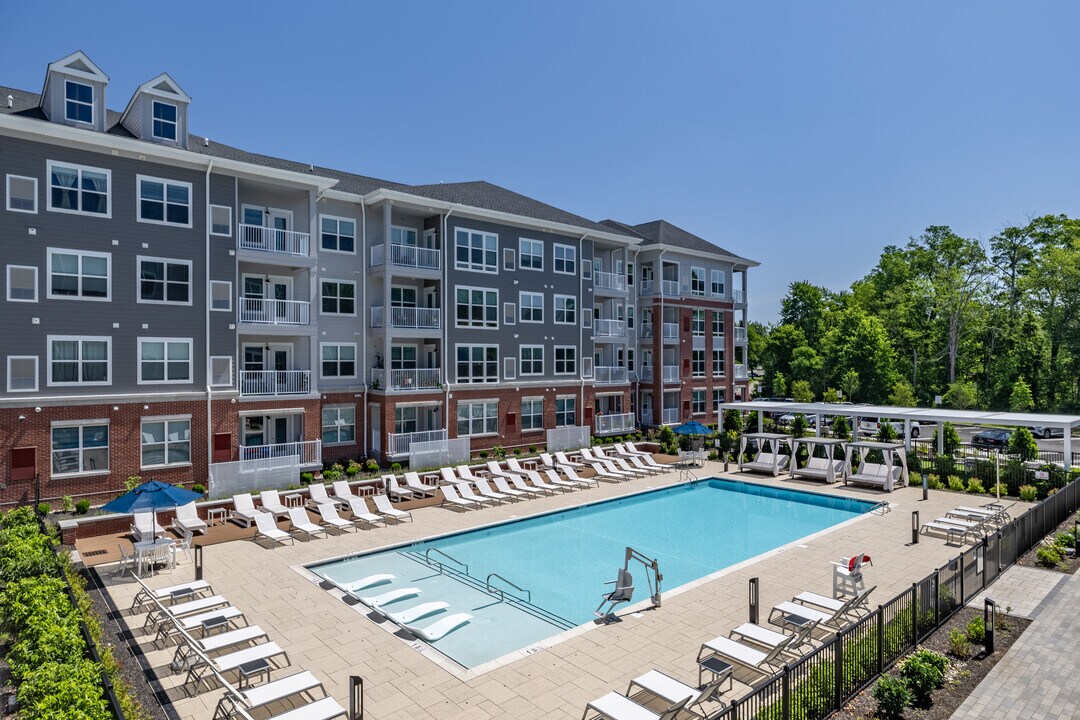 Highgate at Livingston in Livingston, NJ - Foto de edificio