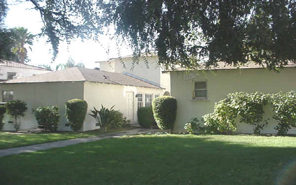 237 E Burbank Blvd in Burbank, CA - Building Photo