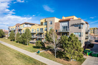 9059 E Panorama Dr in Englewood, CO - Foto de edificio - Primary Photo