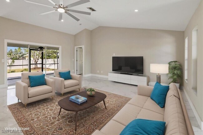 property at 2811 SW 32nd St