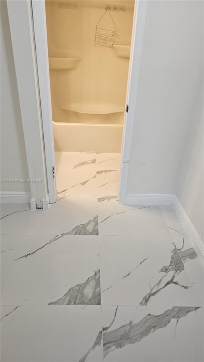 16220 NW 2nd Ave in Miami, FL - Building Photo