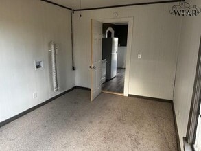 213 W Cottonwood St in Archer City, TX - Building Photo - Building Photo