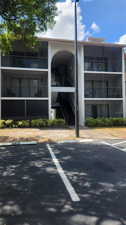 8217 Sun Spring Cir in Orlando, FL - Building Photo