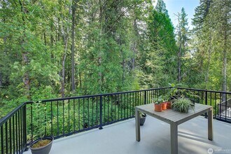 4262 216th Pl SE in Issaquah, WA - Building Photo - Building Photo