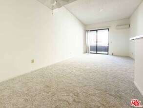 222 S Central Ave in Los Angeles, CA - Building Photo - Building Photo