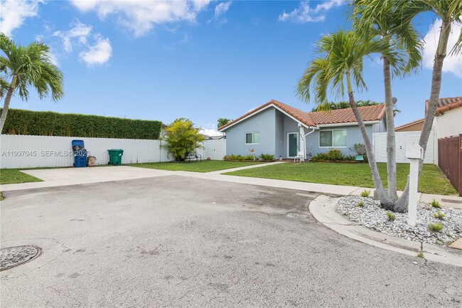 2222 SW 138th Ave in Miami, FL - Building Photo - Building Photo