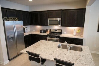 6814 E Riverside Dr in Austin, TX - Building Photo - Building Photo