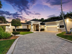 714 S Lake Dr in Lantana, FL - Building Photo - Building Photo