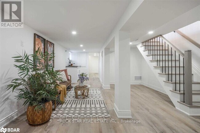 1 Edward St in Hamilton, ON - Building Photo - Building Photo