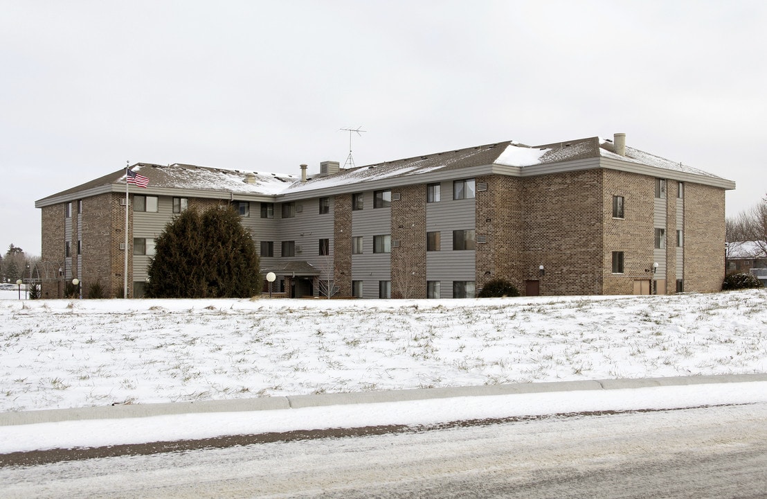 Lakeside Apartments in Buffalo, MN - Building Photo