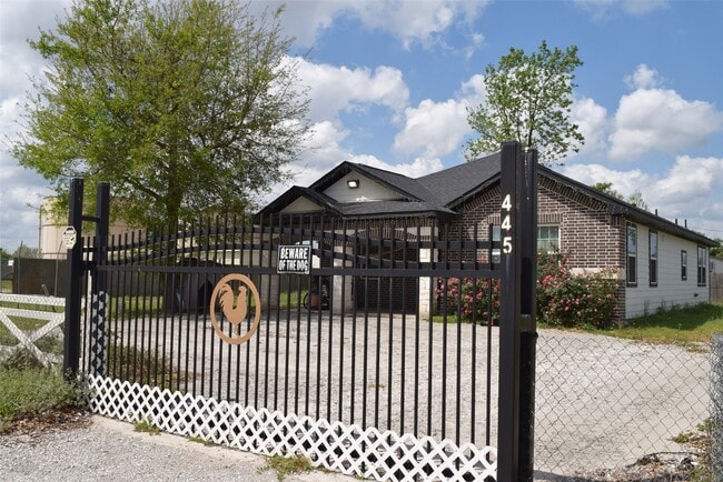 445 County Rd 5102J in Cleveland, TX - Building Photo - Building Photo