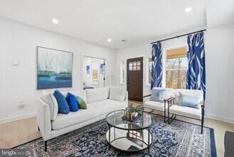 2211 Franklin St NE in Washington, DC - Building Photo - Building Photo