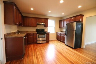 44 E Main St-Unit -3 in Beacon, NY - Building Photo - Building Photo