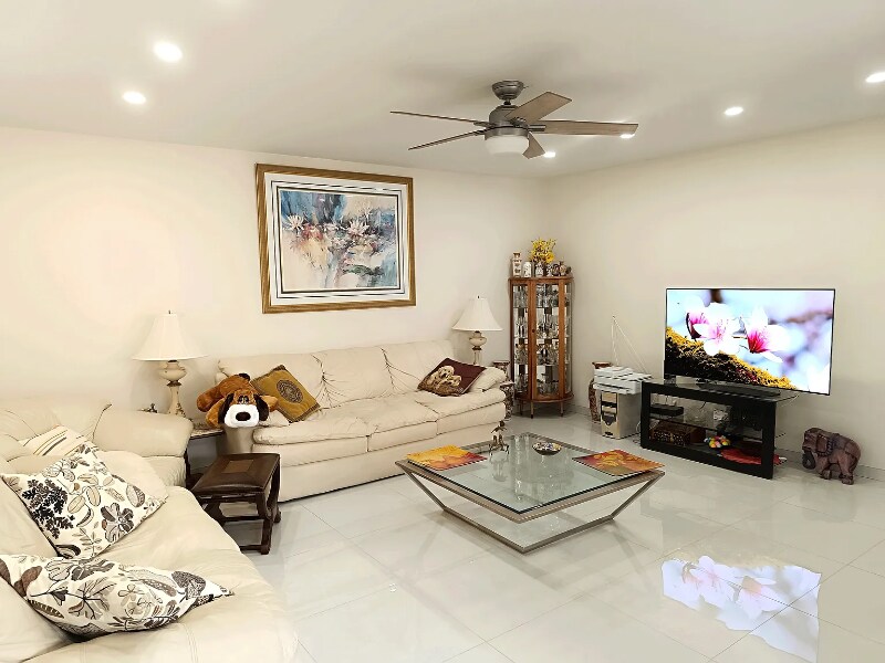 522 Normandy Ln in Delray Beach, FL - Building Photo